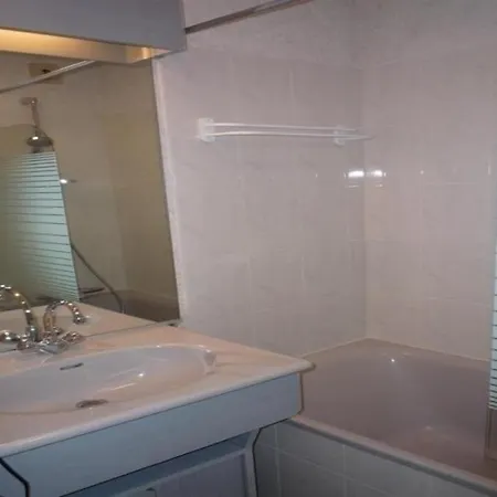 Appartement 2 *